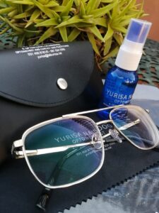 Kuvera's glasses